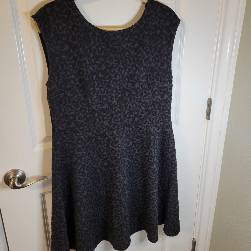 Stretchy black leopard print Ann Taylor LOFT medium dress